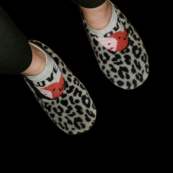Isaac Mizrahi Slip-on Slippers - Picture 5 of 5